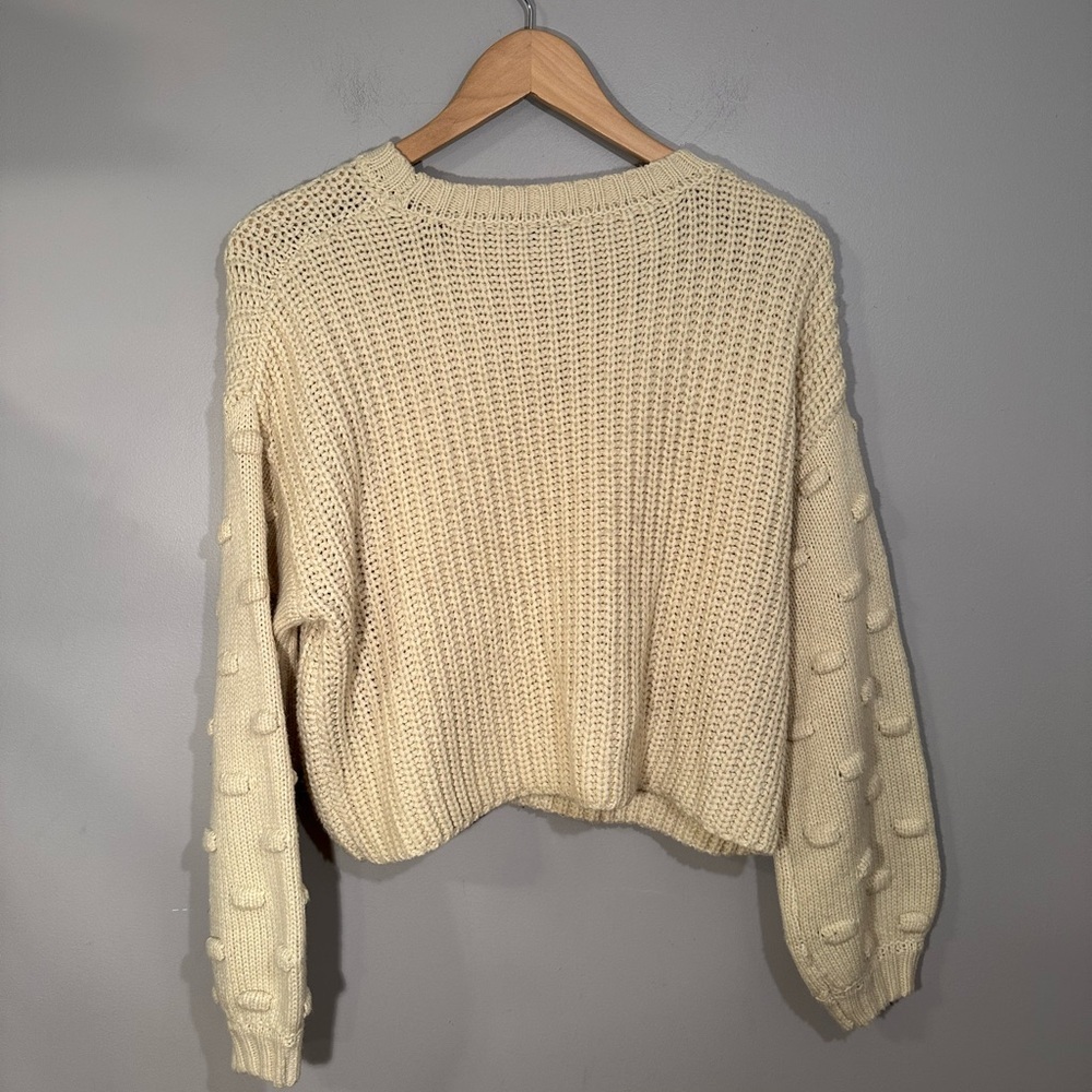 Moon & Madison Cropped Cable Knit Oversized Sweater size S - Picture 3 of 9